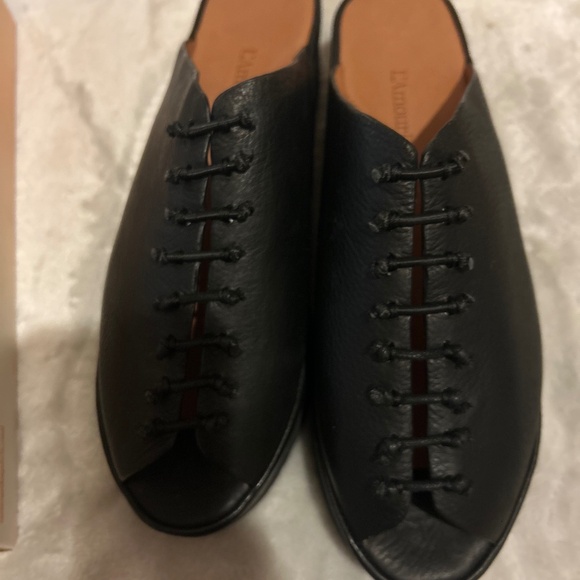 L'Amour Des Pieds Black Lamba ARIENNE Slides - Picture 1 of 5